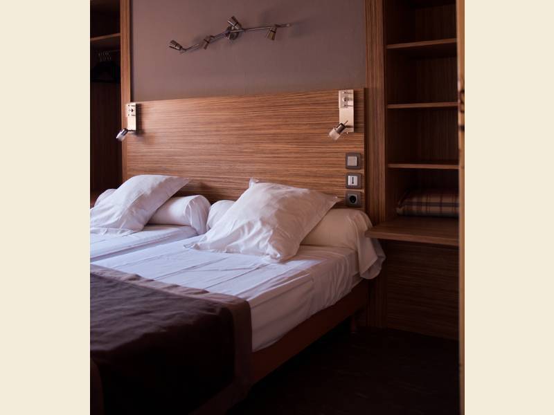 Hotel Logis Restaurant Mar I Sol Saint-Cyprien (Pyrenees-Orientales)