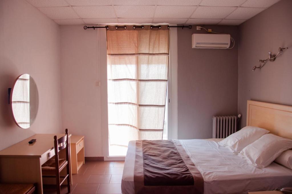 Hotel Logis Restaurant Mar I Sol Saint-Cyprien (Pyrenees-Orientales)